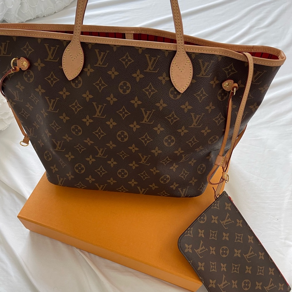 Louis Vuitton never full MM